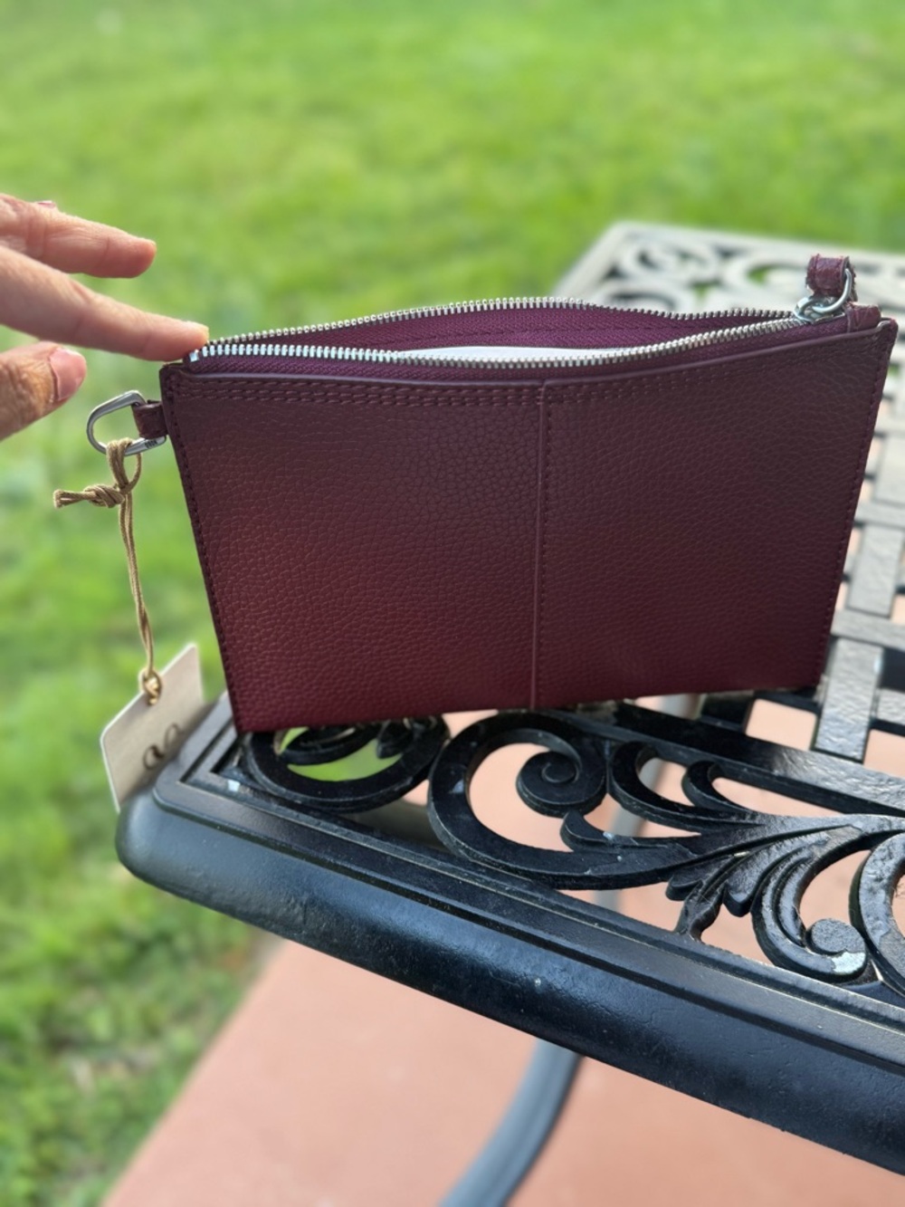HOBO Burgundy Leather Wristlet Clutch Wallet Pebbled Zip Pouch NWT - Picture 6 of 6